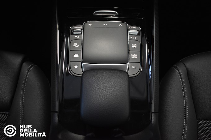 MERCEDES-BENZ GLA 180 d Automatic Business